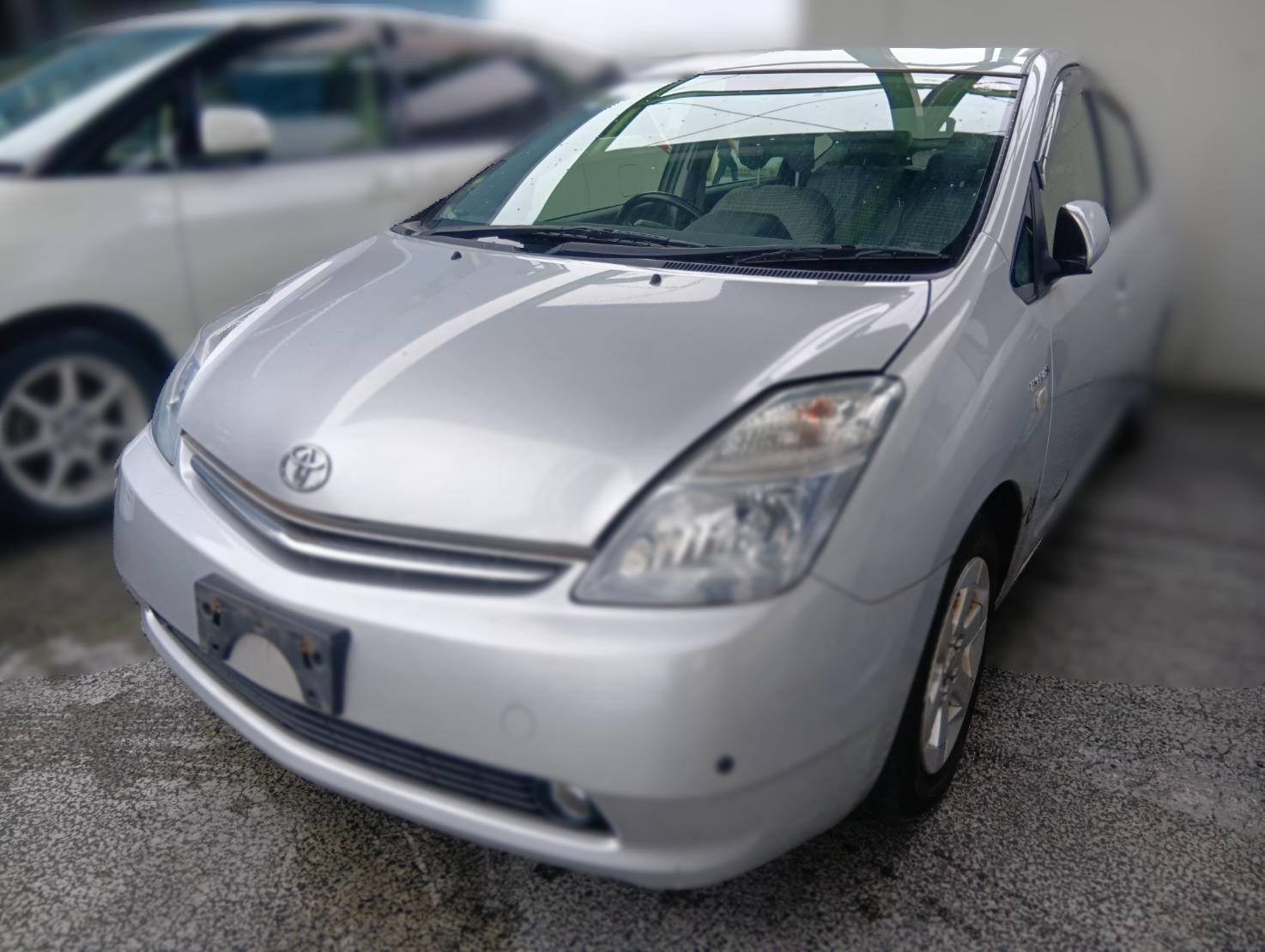 トヨタ プリウス