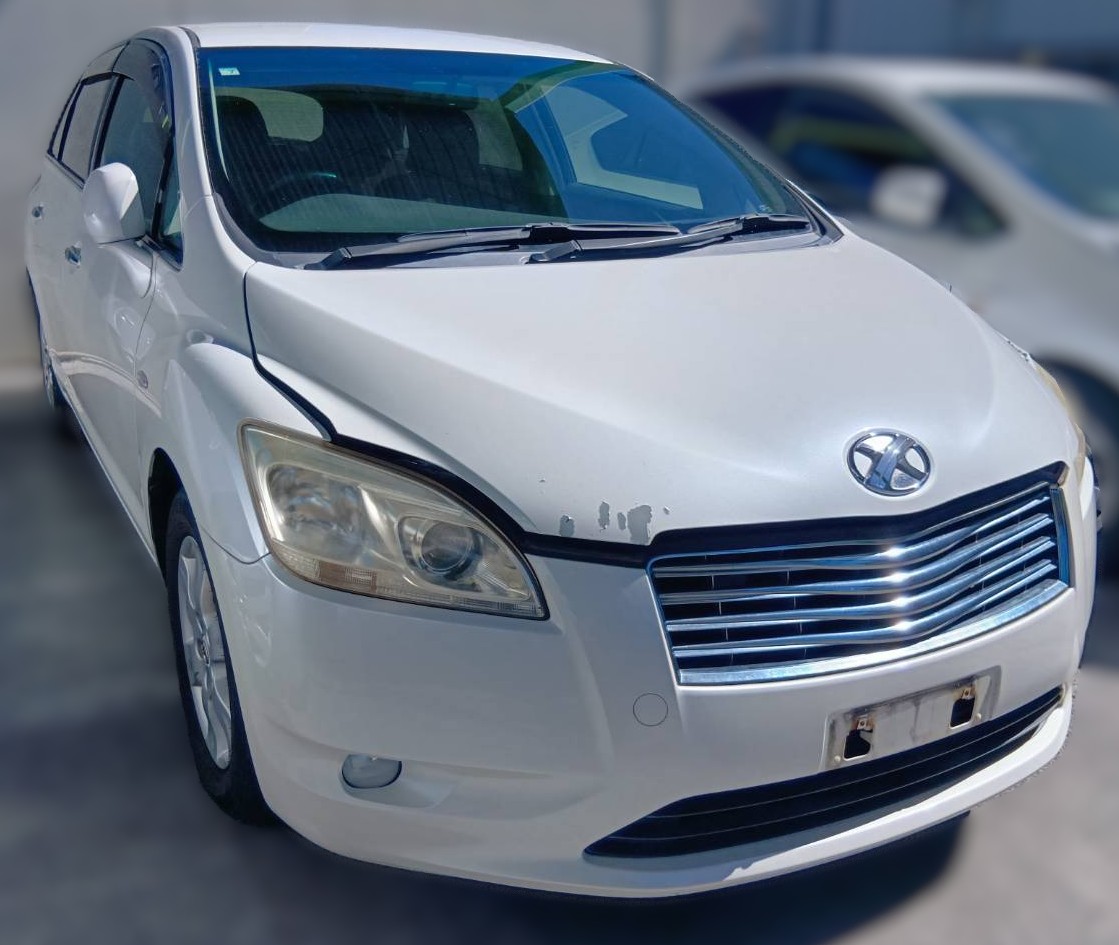 トヨタ マークXジオ