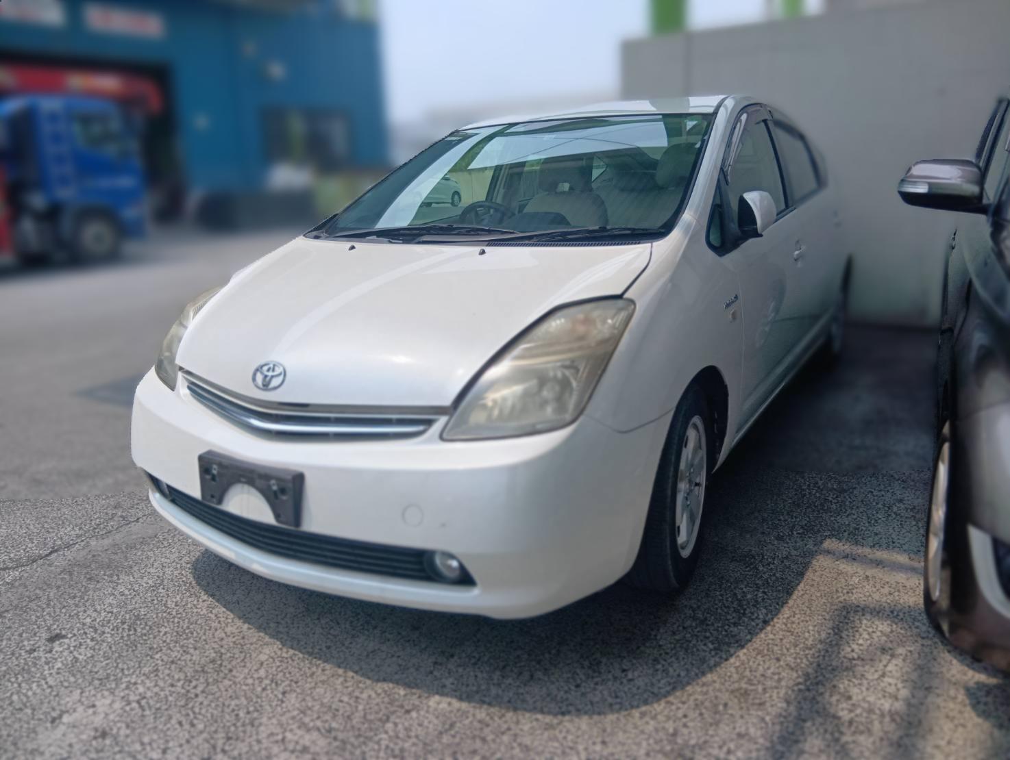 トヨタ プリウス