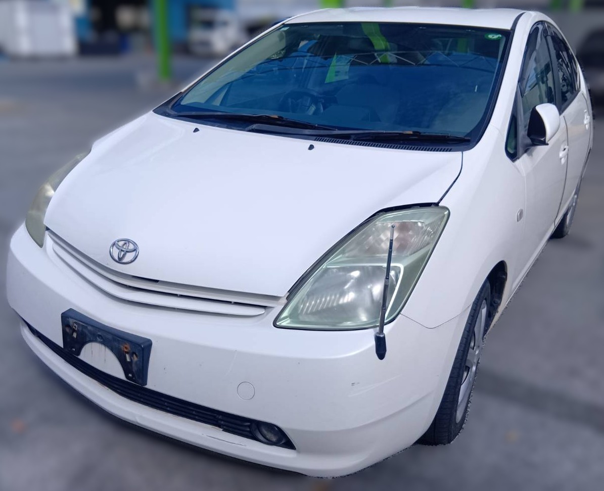 トヨタ プリウス